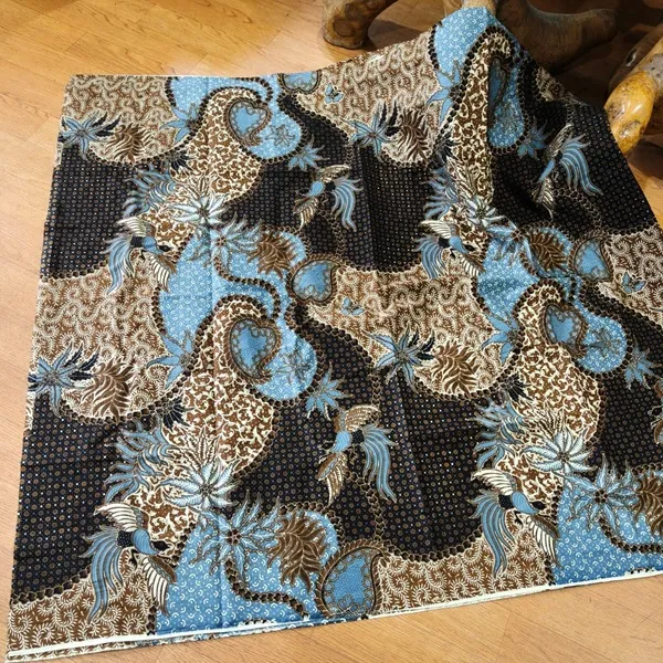 Sistem Distribusi Tekstil Batik & Manufaktur Pakaian Jadi: Integrasi Suplai Bahan Meteran dan Produksi Seragam Massal
